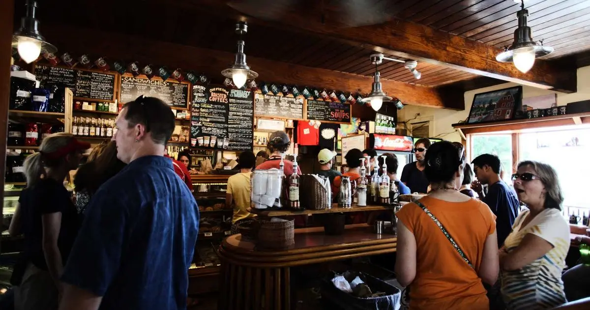 AI 芯片竞争白热化，英伟达面临来自 AMD 和初创公司的挑战