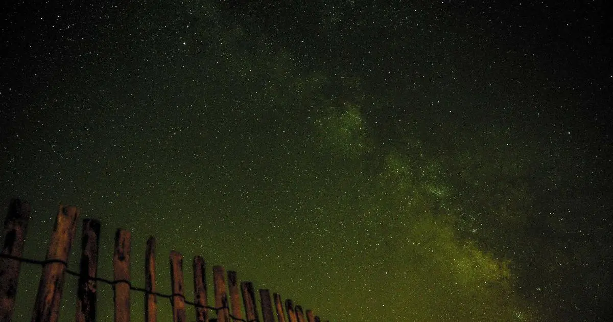 DeepSeek-V3 技术解析：开源大模型的新里程碑