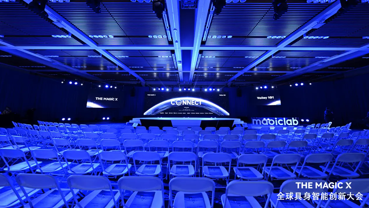 全球瞩目！斑陌易行闪耀硅谷，T6 无人车开启商用新纪元